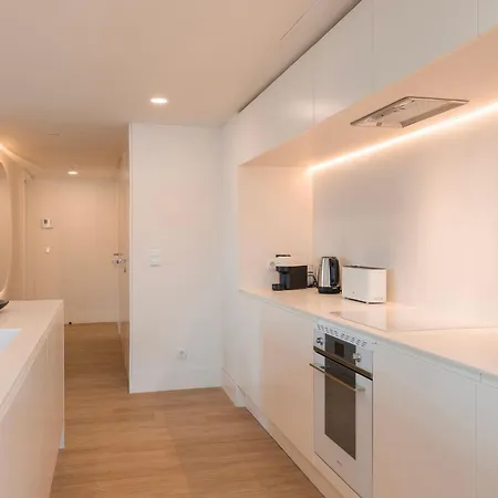 Ribeira Garden 2bdr By Lovelystay Apartment