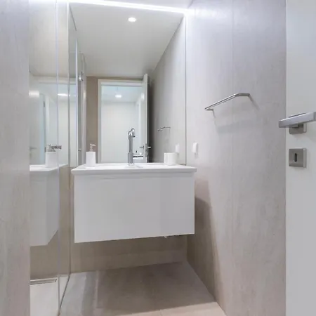 Ribeira Garden 2bdr By Lovelystay Apartment